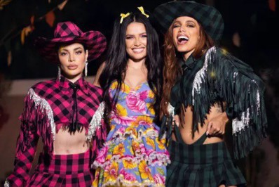 Anitta reúne Juliette e mais famosos em festa junina em sua casa no Rio