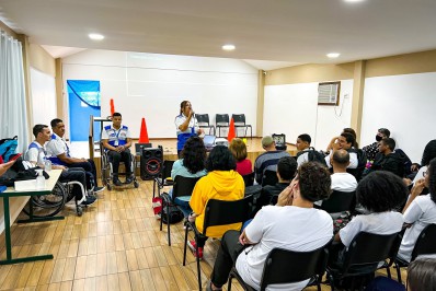 Equipe de Educação da Operação Lei Seca realiza Blitz educativa nas escolas de Nilópolis