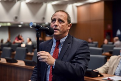 Waldeck Carneiro vai ajudar a montar o programa de Lula na Educação