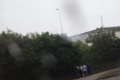 Passageira cai de articulado do BRT no Terminal Alvorada