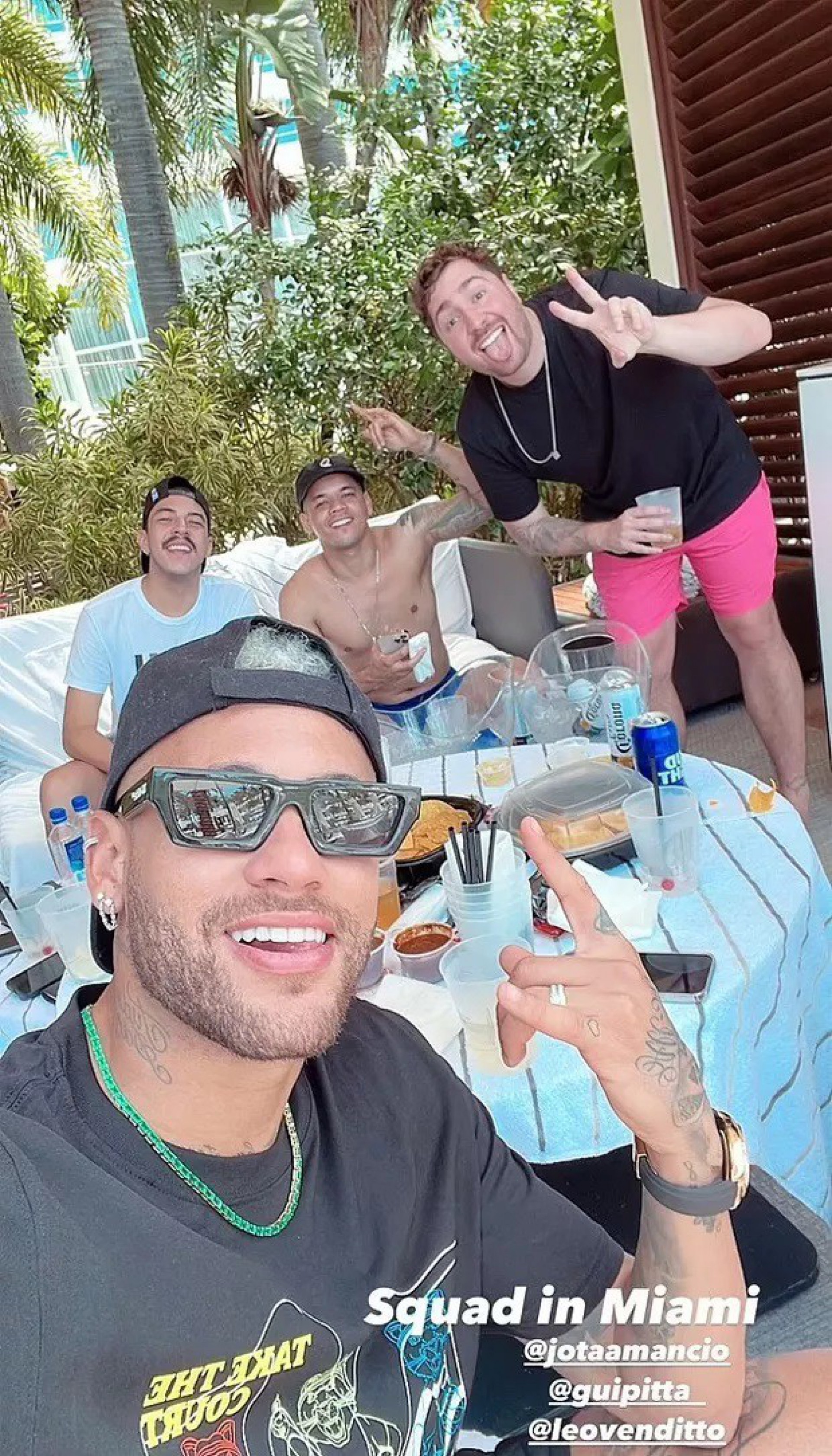 Neymar posta foto com os parças em Miami - Reprodução Internet