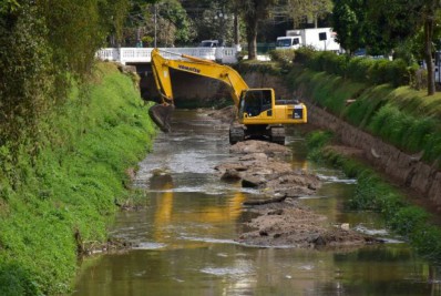 Prefeitura retira mais de 7 mil toneladas de detritos dos rios da cidade