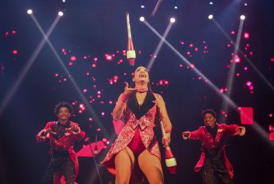 Caxias Shopping recebe temporada do espetáculo circense Abracadabra