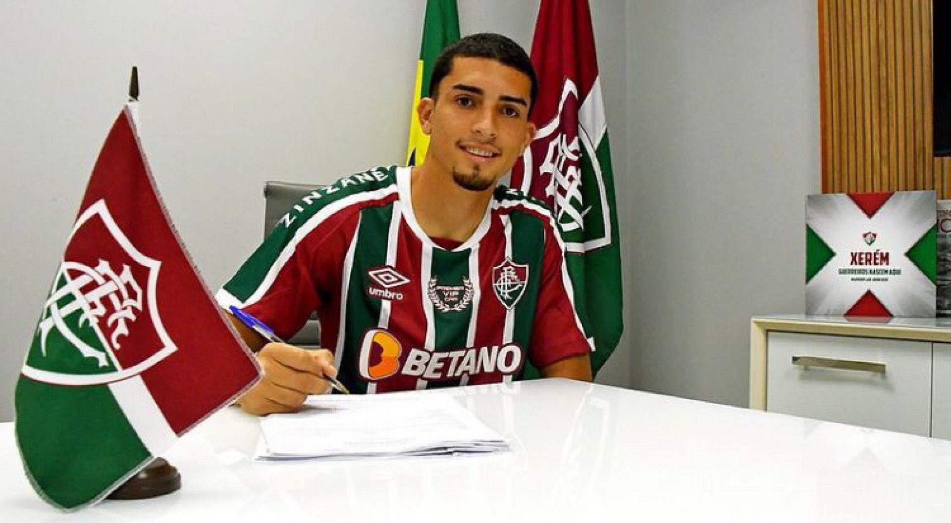 Zagueiro Davi Alves renovou contrato até o fim de 2024 - Foto: Mailson Santana/Fluminense
