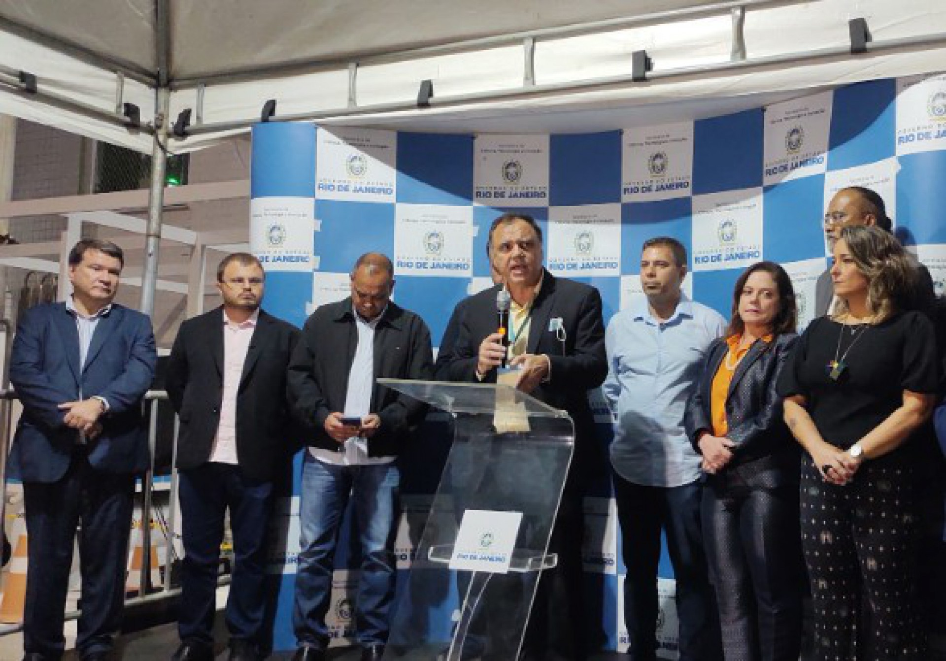 Governador oficializa curso de medicina da Uerj em Cabo Frio - Renata Cristiane