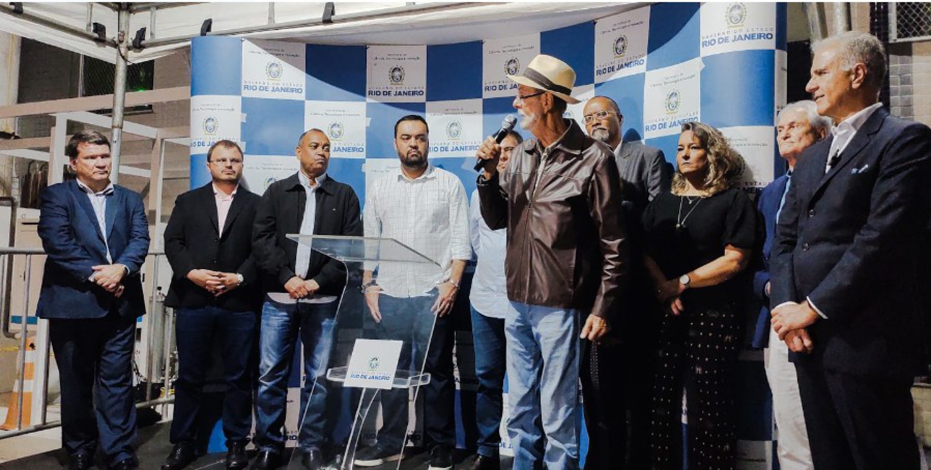 Governador oficializa curso de medicina da Uerj em Cabo Frio - Renata Cristiane