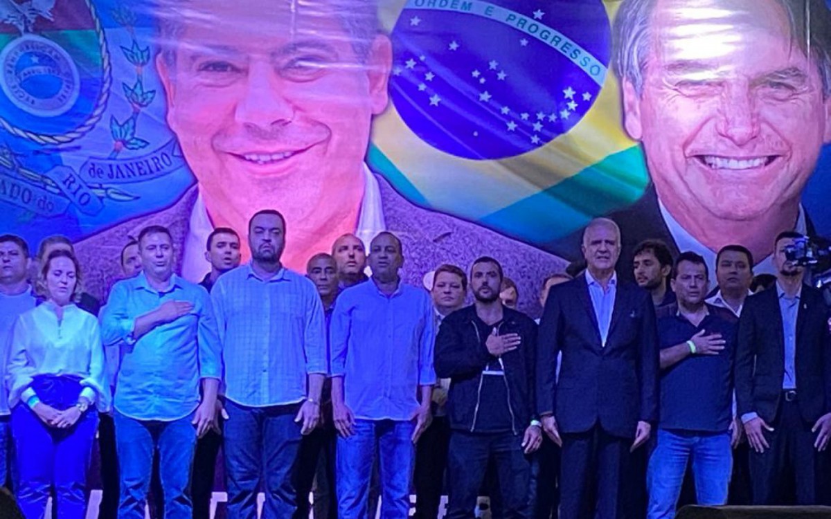 Evento de lançamento da pré-candidatura de Dr Serginho onde Julio participou ao lado do governador Claudio Castro que aproveitou para fazer uma prestação de contas 