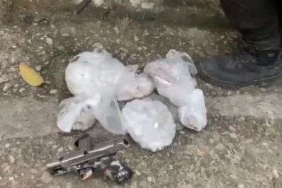 Dois criminosos são presos com arma e drogas em Niterói