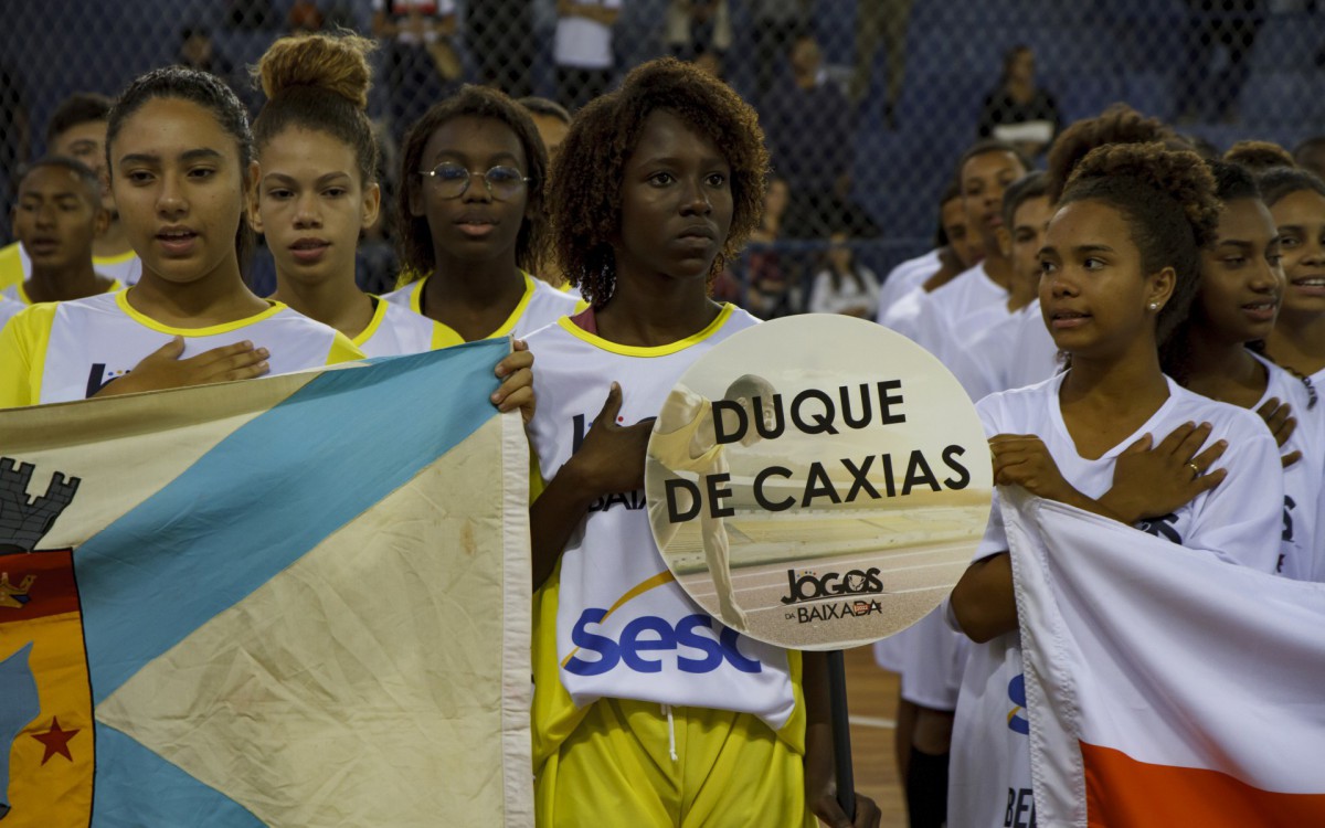 No dia 11 de junho, na abertura dos Jogos da Baixada, os atletas fizeram seu juramento e a pira foi acesa pelo atleta caxiense Rafael Santos, o Mamute, atualmente no MMMA (D)