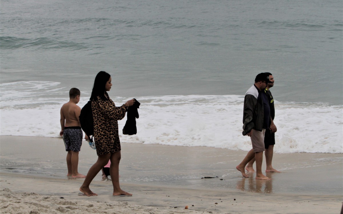 Domingo (12) com tempo nublado e 21&deg;graus em Copacabana.
