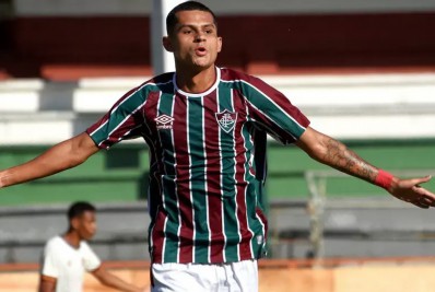 Após sucesso de Evanílson, Porto acompanha de perto outro atacante revelado pelo Fluminense