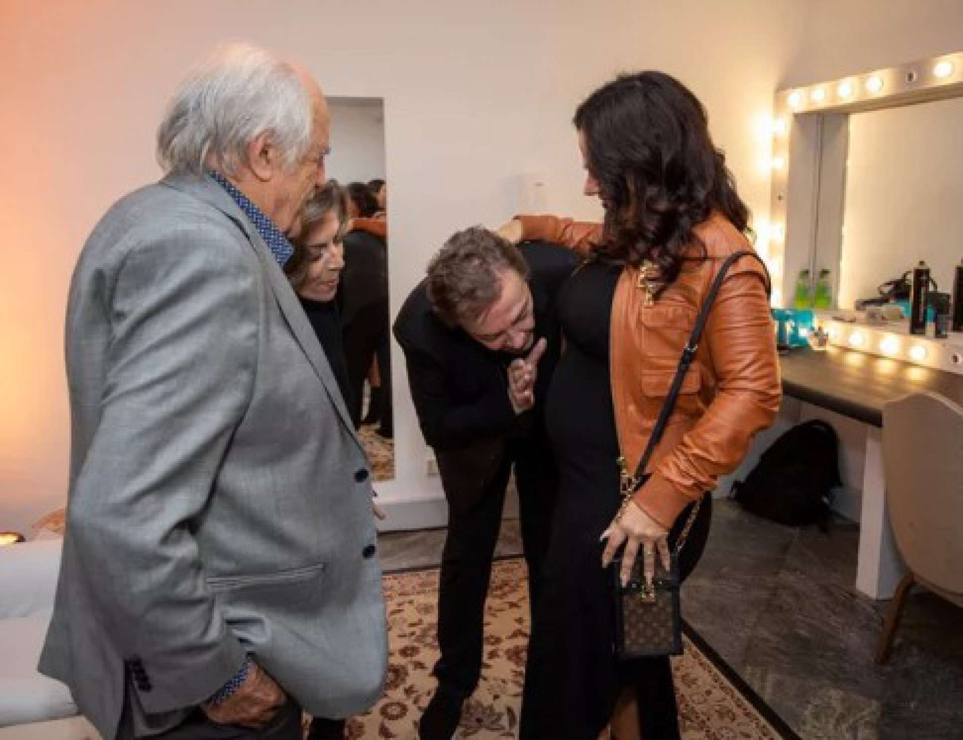 Ary Fontoura observa Fábio Jr. e Viviane Araújo - Beatriz Damy/AgNews