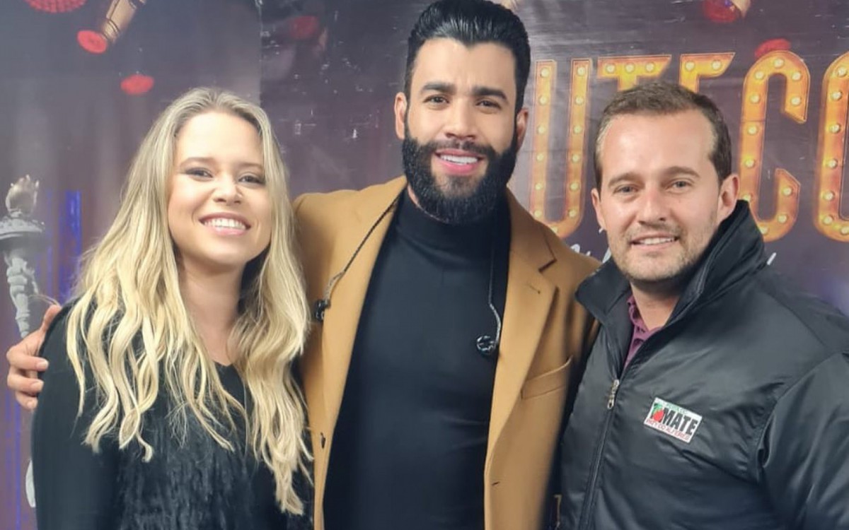 Gusttavo Lima foi a principal atra&ccedil;&atilde;o da Festa do Tomate no domingo