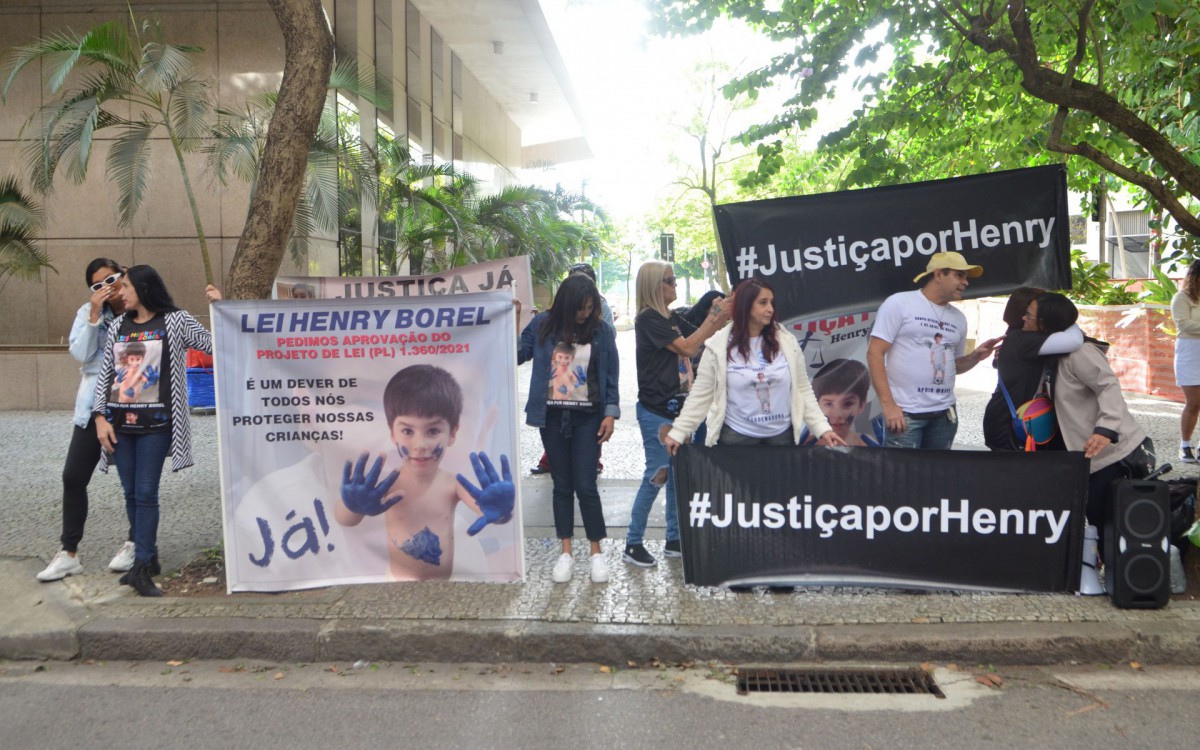 INÍCIO DO JULGAMENTO: Tiveram início as audiências do julgamento de Monique Medeiros e do ex-vereador Dr. Jairinho, pela morte do menino Henry Borel, de quatro anos. A dupla foi denunciada pelo MP pelos crimes de homicídio qualificado, tortura, coação de testemunha, fraude processual e falsidade ideológica pela morte da criança, que, segundo o laudo cadavérico, sofreu 23 lesões por ação violenta - Sandro Vox / Agência O Dia 