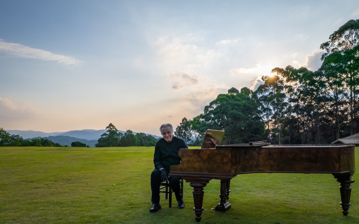 Gabriel Sater lançou versão de 'Amor de Indío' com o maestro João Carlos Martins - Divulgação/Pedro Pinheiro