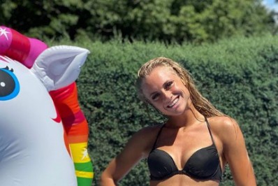 Jogadora de clube inglês diz ser vítima de inveja nas redes sociais: 'Querem a minha vida'