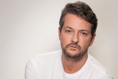 Marcelo Serrado posta fotos de sunga e evidencia emagrecimento: 'Determinação'