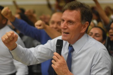 Crivella é condenado por abuso de poder econômico; Justiça pede a cassação de seu mandato