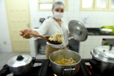 Qualidade de cardápios servidos em creches e escolas é fiscalizada por secretário de Educação