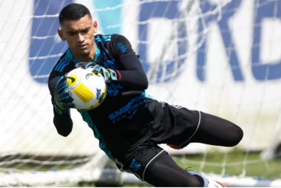 Flamengo e Fortaleza negociam transferência em definitivo de Santos