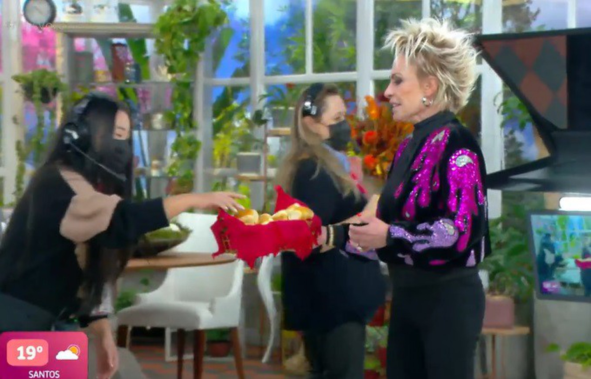 Ana Maria Braga comenta surto de covid-19 nos bastidores do 'Mais Você' - reprodução da TV Globo