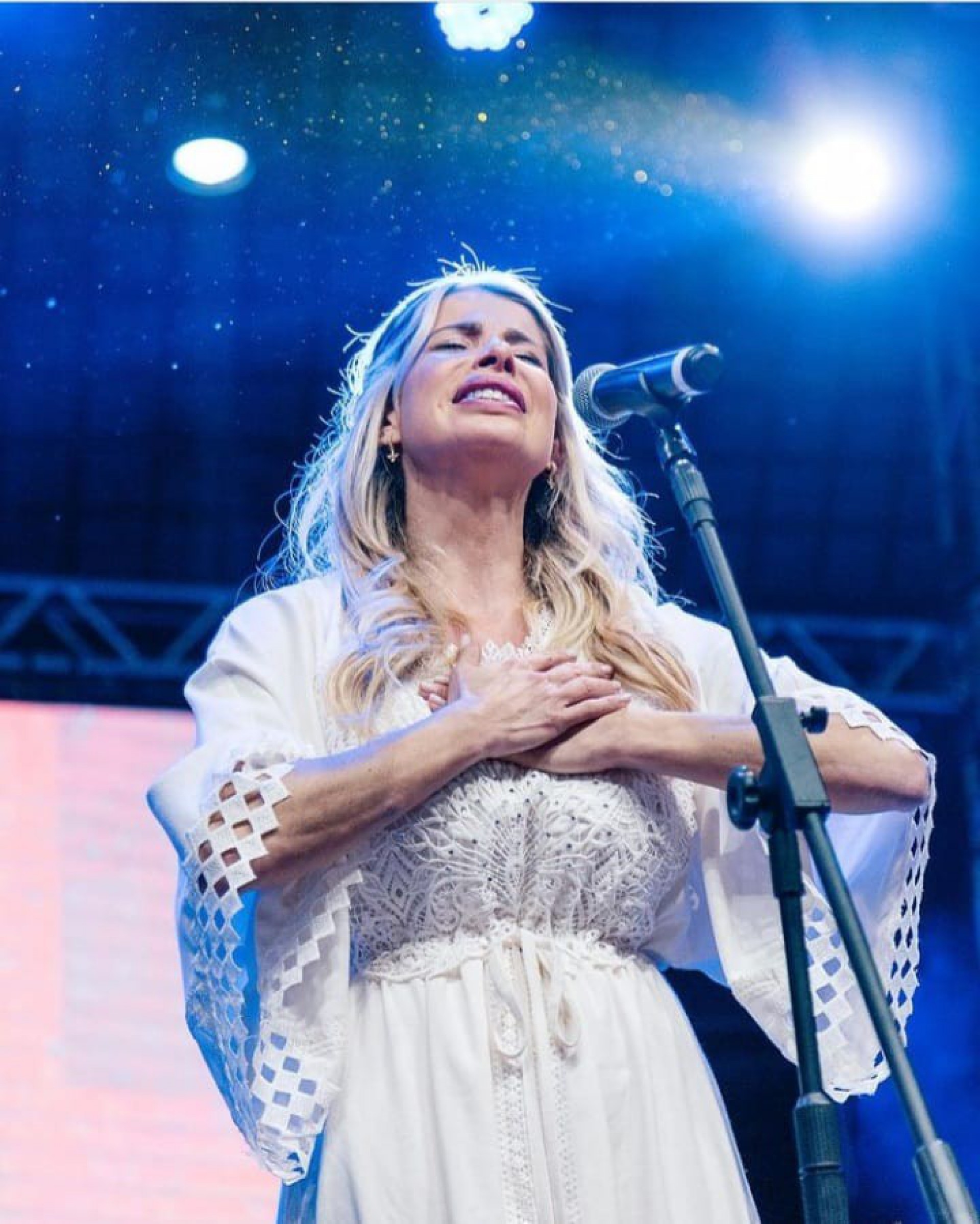 Karina Bacchi ingressou na carreira gospel - Reprodução/Instagram