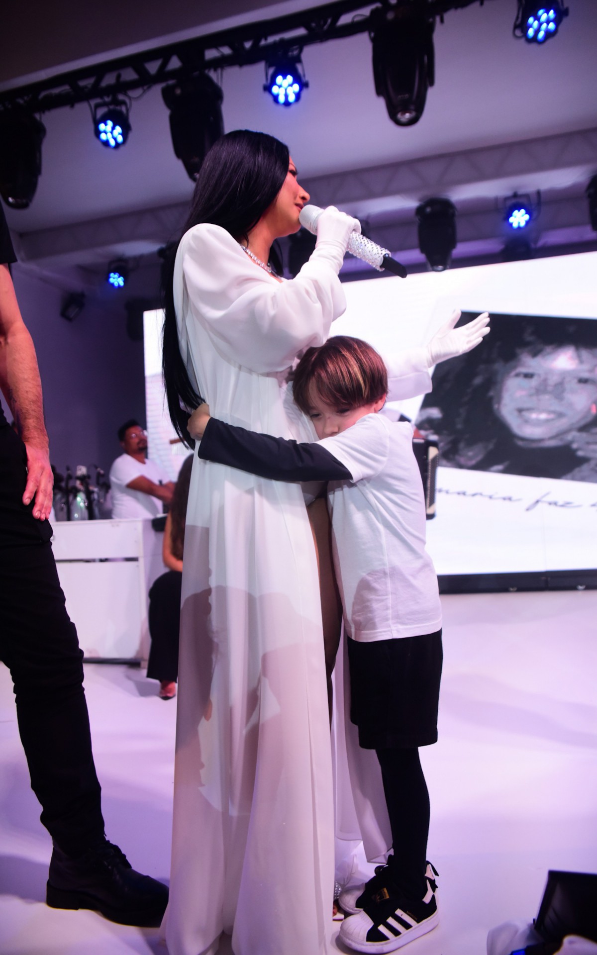 Simaria com os filhos, Giovanna e Pawel