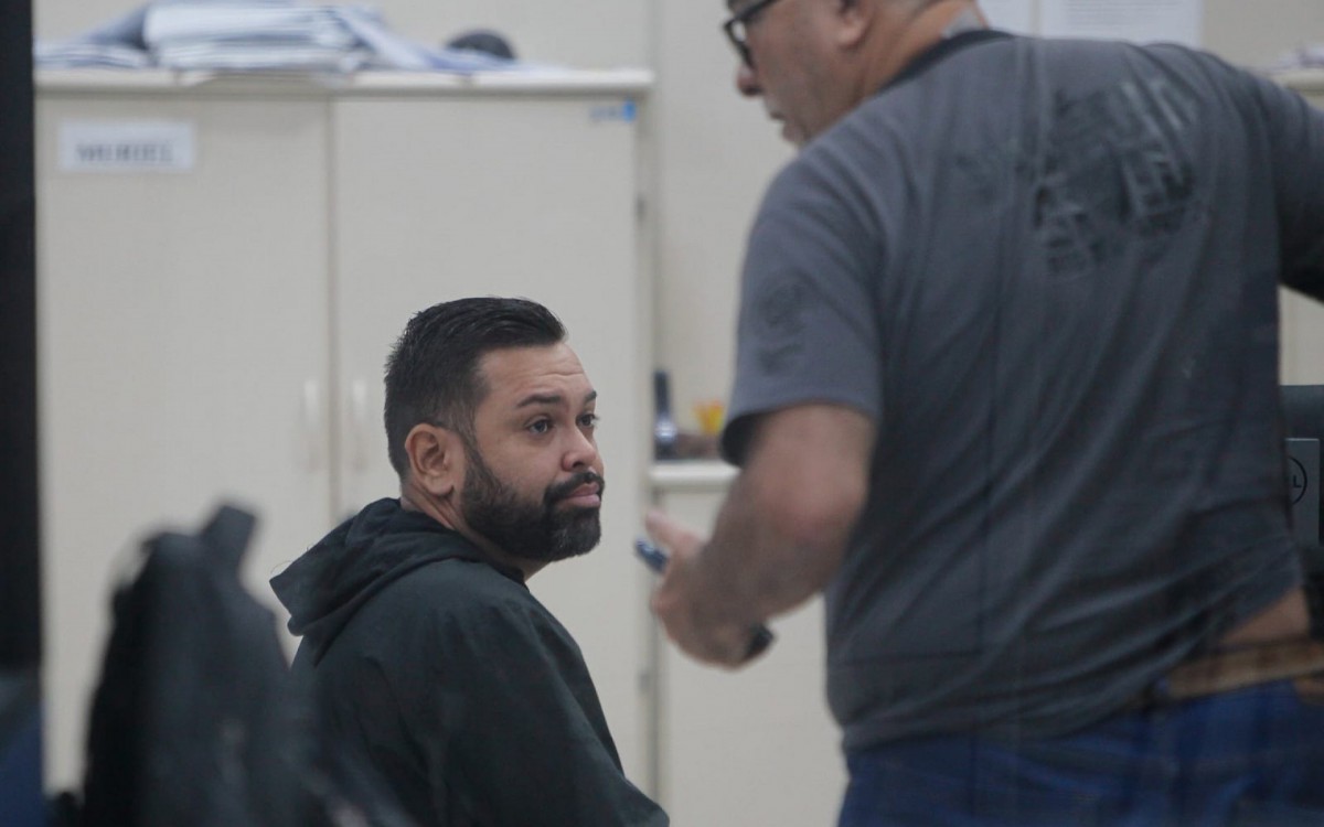 Um dos homens presos pelos policiais na segunda fase da Opera&ccedil;&atilde;o Resina