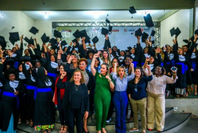 Projeto da Secretaria de Assistência Social de Belford Roxo forma 116 cuidadoras de idosos