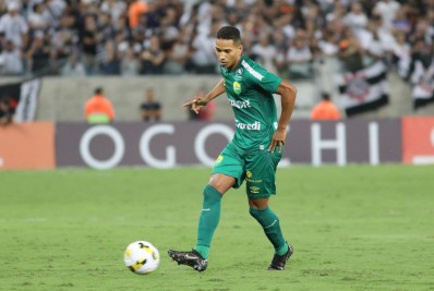 João Lucas, do Cuiabá, comenta sobre expectativa de reencontro com o Flamengo: 'Partida muito importante'