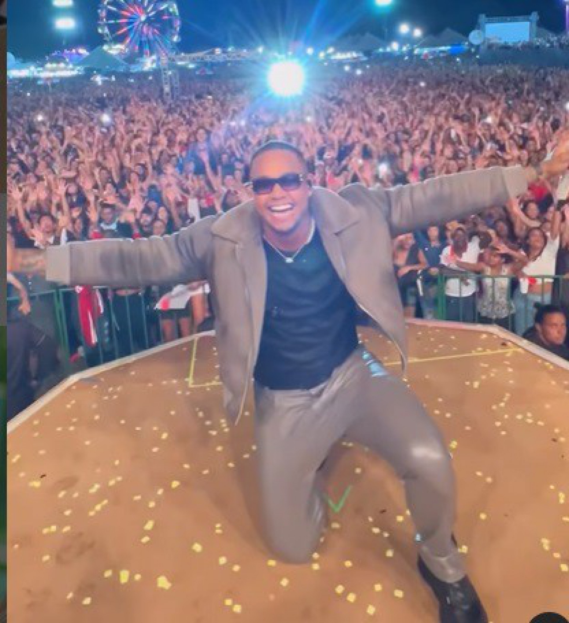 Calça de Leo Santana rasga durante show - reprodução de vídeo