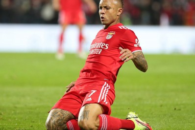 Com dirigentes do Flamengo 'na cola', Everton Cebolinha faz exames em São Paulo para assinar contrato