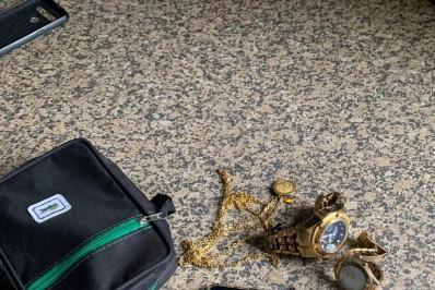 Homem é preso por uso de arma de fogo após denúncia anônima em Niterói