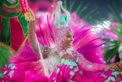 Porta-bandeira Squel Jorgea anuncia fim da carreira