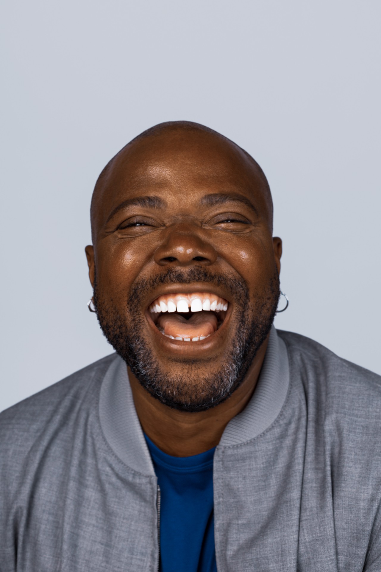 Ator e apresentador Érico Brás lança seu primeiro álbum nesta quinta-feira - Divulgação/Ronald Santos Cruz