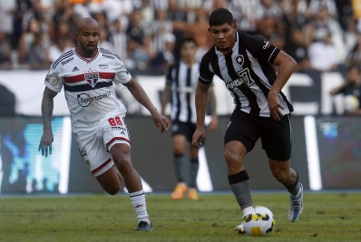 Botafogo quebra jejum de vitória e volta a vencer no Brasileirão ao bater o São Paulo