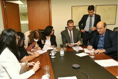 Governo do Rio fecha acordo para quitar dívida de R$ 210 milhões com aposentados da Educação