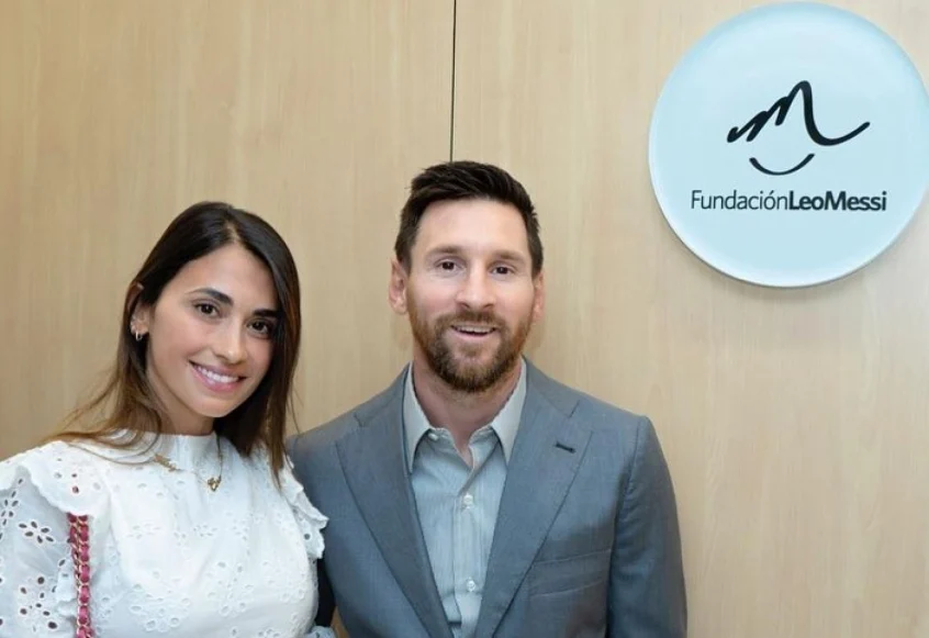 Messi inaugura clínica de combate ao câncer infantil em Barcelona