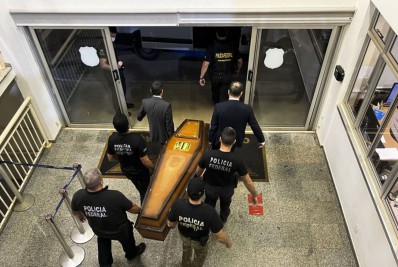 Avião com os corpos de Bruno e Dom Phillips chega a Brasília para perícia