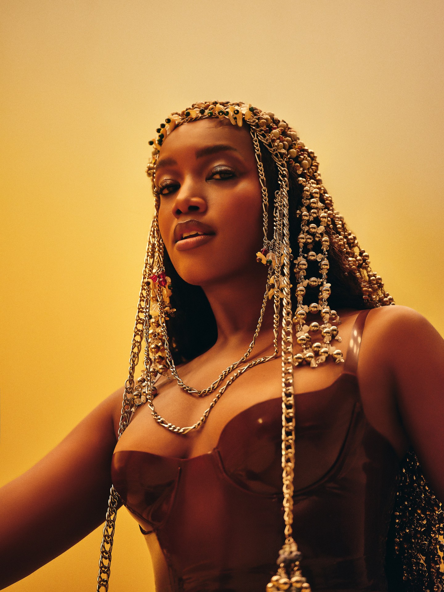 Iza no clipe de seu novo single, 'Fé' - Divulgação