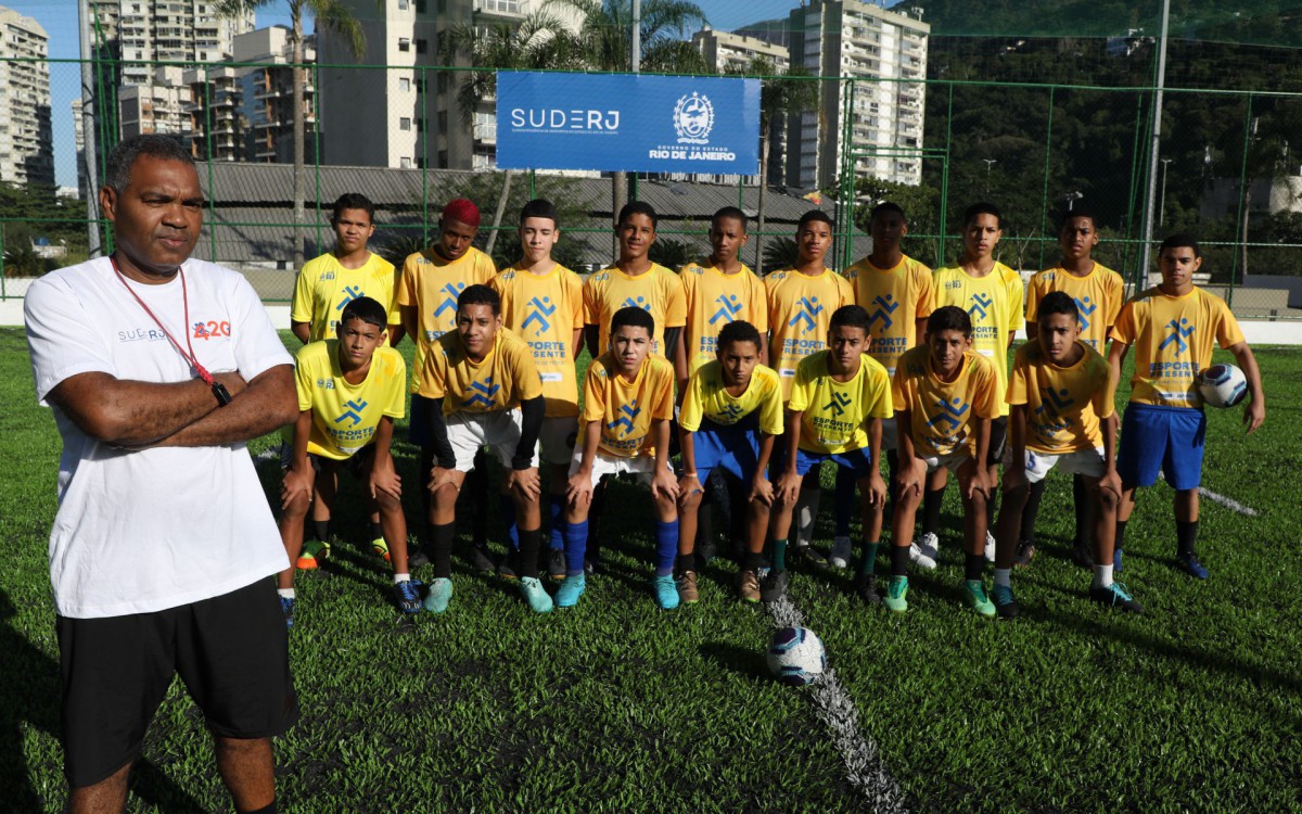 Alunos do programa Esporte Presente