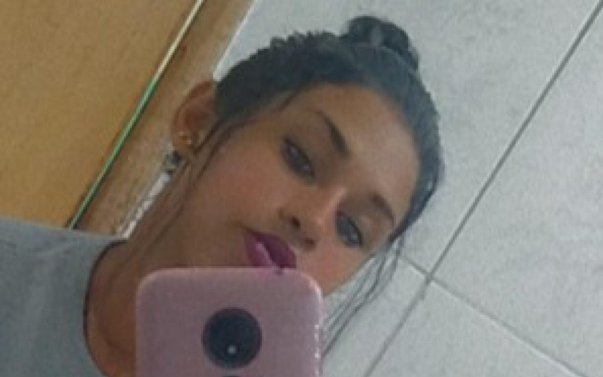 Nathalia est&aacute; internada em estado grave