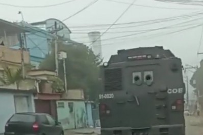 Polícia Militar realiza retirada de barricadas no Complexo do Salgueiro durante sexto dia de ocupação