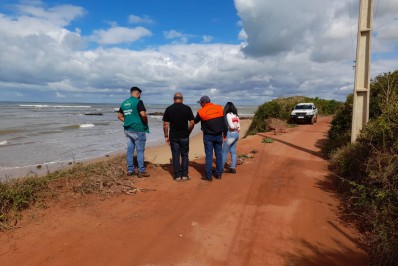 Defesa Civil Municipal monitora trecho interditado de pista da Avenida Beira Mar, por causa de erosão
