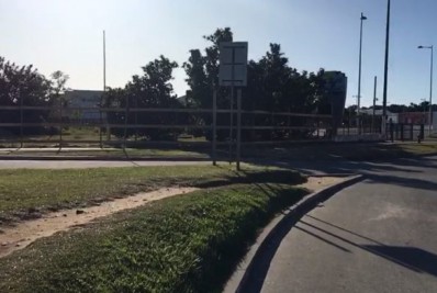 Shopping de Cabo Frio inicia ampliação de estacionamento em área de restinga