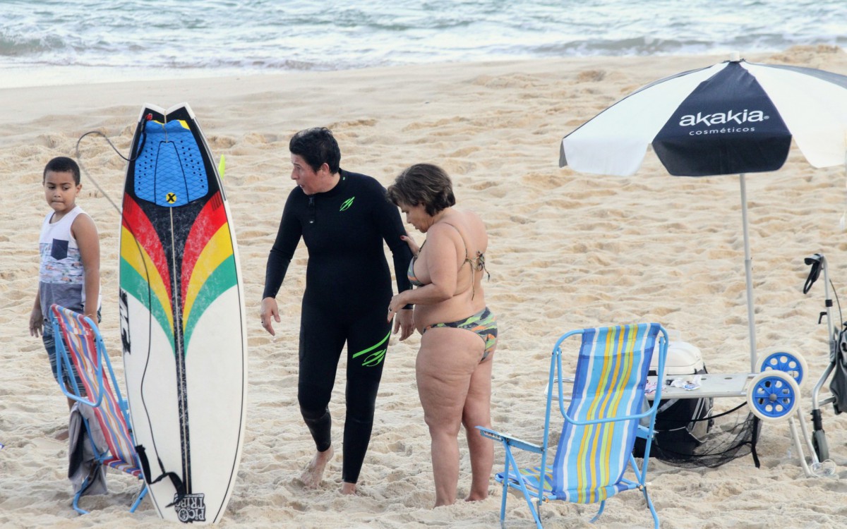 Claudia Rodrigues e Adriane Bonato na praia de S&atilde;o Conrado, na Zona Sul do Rio