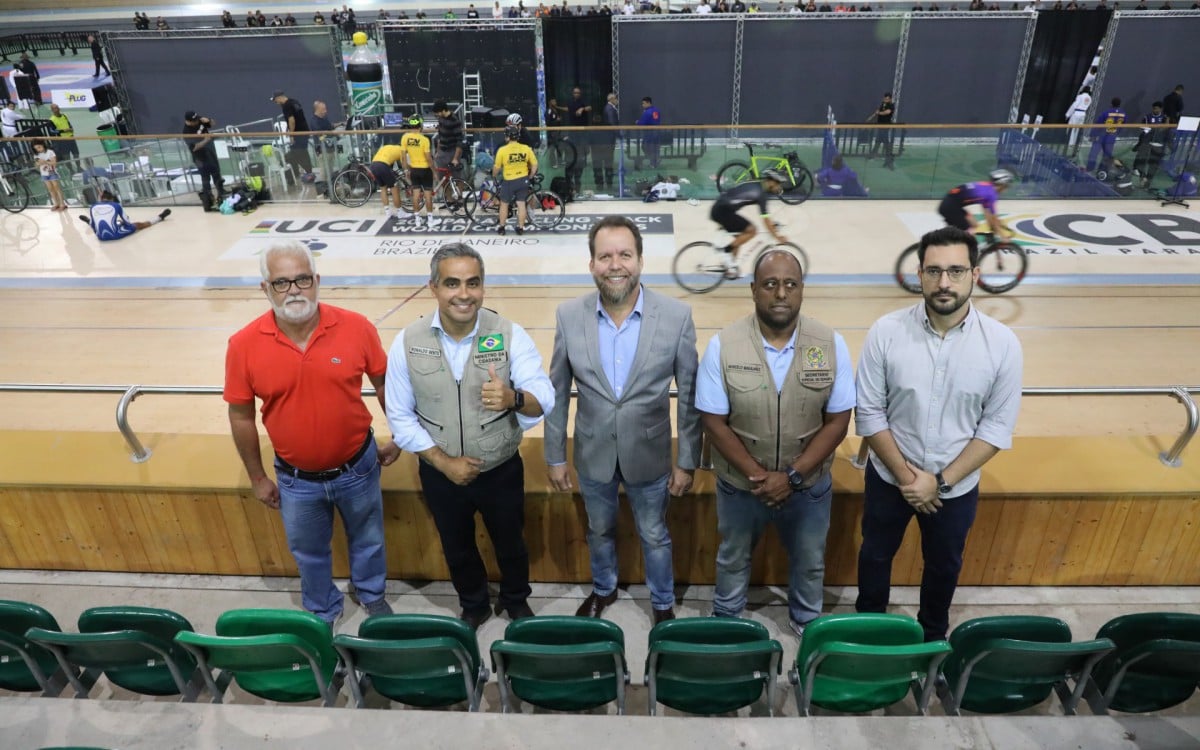 Velódromo do Parque Olímpico recebe atletas do Brasil e do exterior no Rio  Grappiling de luta livre esportiva — Ministério do Desenvolvimento e  Assistência Social, Família e Combate à Fome