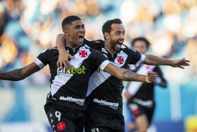 Raniel vibra com fim do jejum e minimiza sufoco do Vasco: 'Importante são os três pontos'