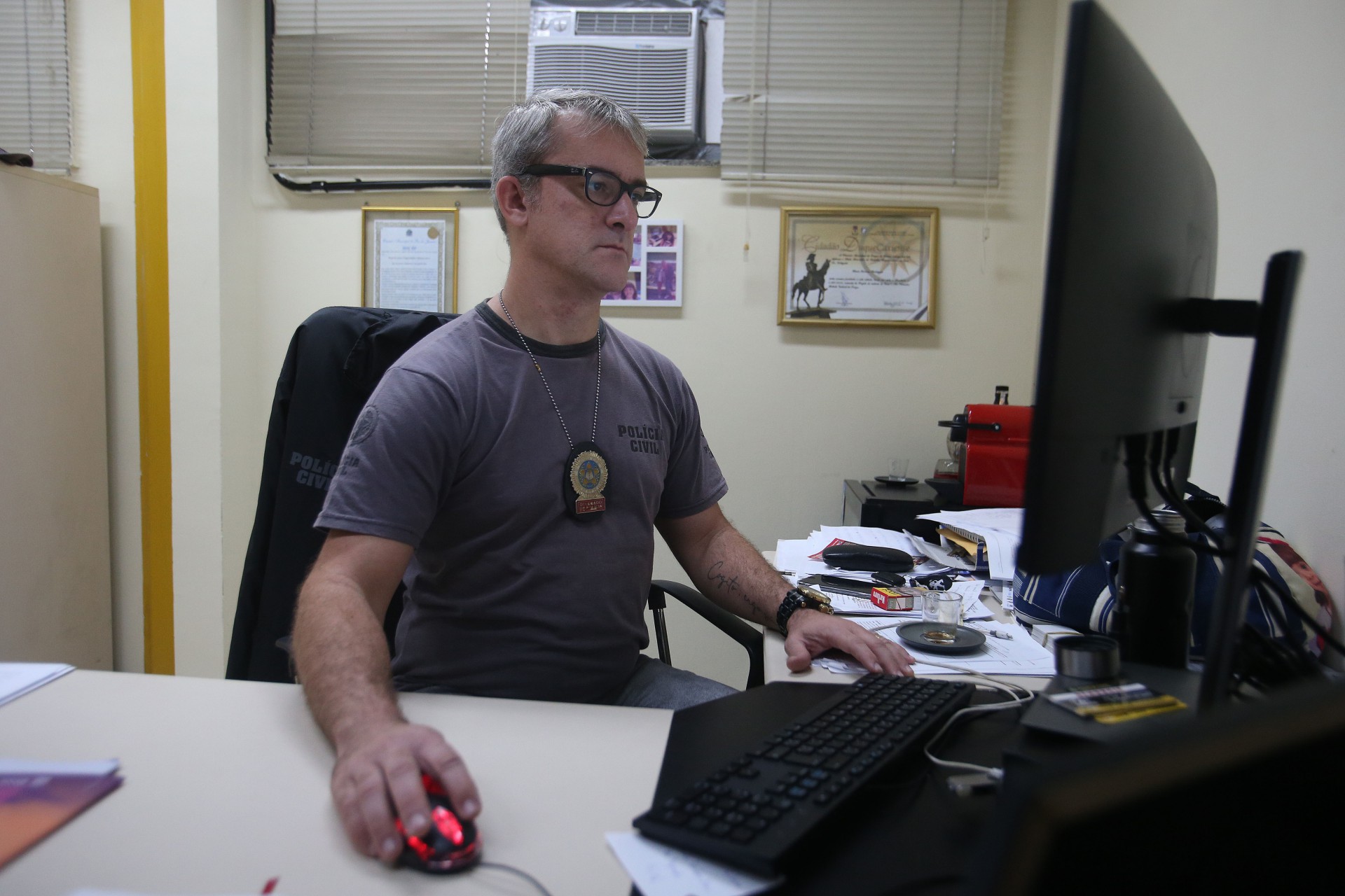 Delegado Flavio Rodrigues, titular da 33ªDP, em Realengo, responsável pelo caso de feminicídio em Brás de Pina - Cleber Mendes/Agência O Dia