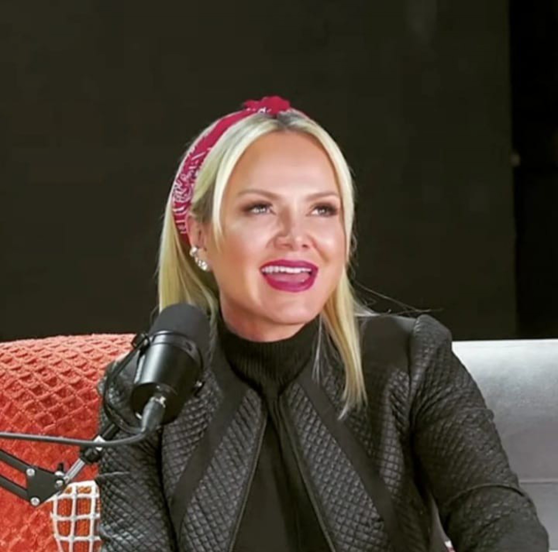 Eliana abriu o jogo sobre convívio com os apresentadores do SBT - Reprodução/Youtube